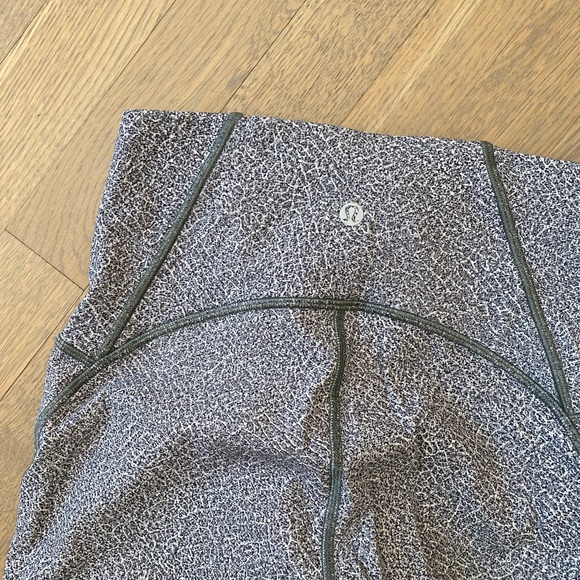 Lululemon train times 7/8 pant 4 white black - Picture 10 of 10